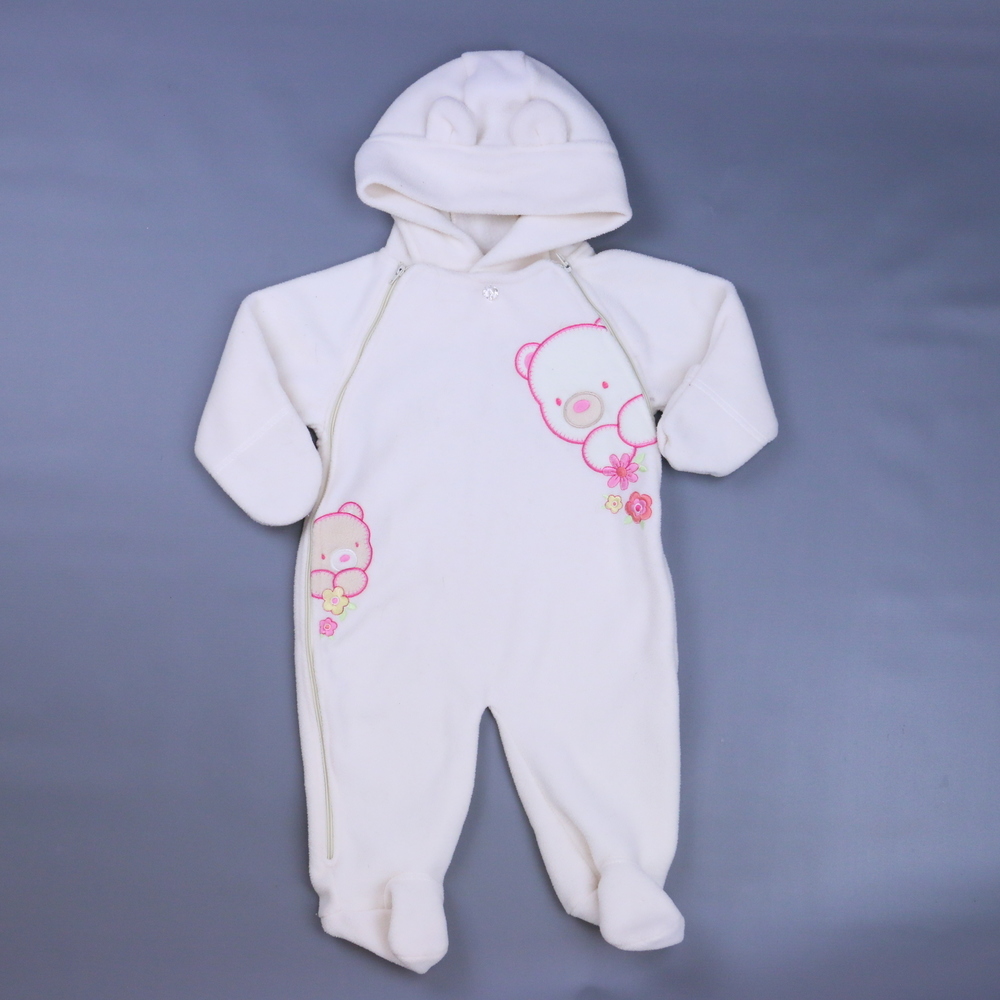 Baby Grand Girls Off-White Bunting size: 3-6 Months